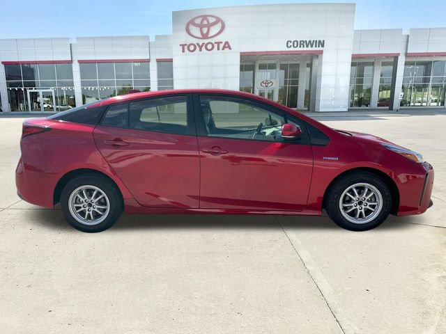Used 2022 Toyota Prius LE FWD image 6