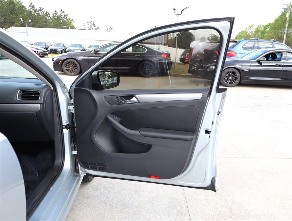 Used 2013 Volkswagen Jetta TDI image 27
