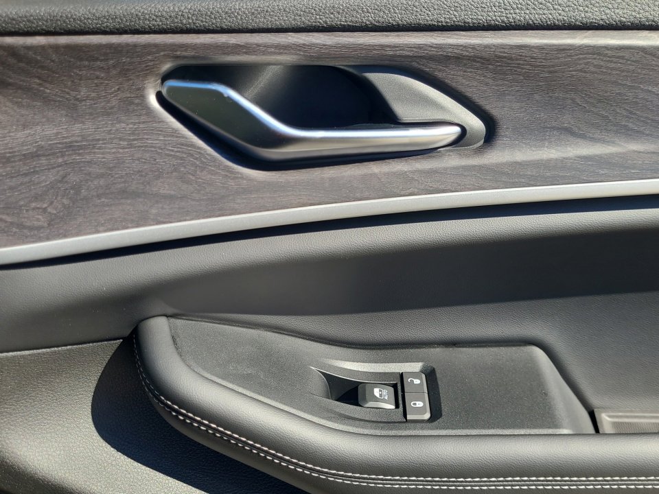 New 2025 Jeep Grand Cherokee L Limited image 31