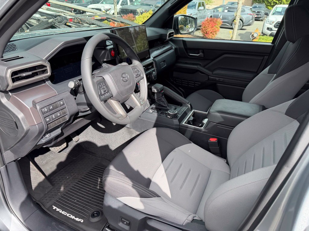 Certified 2025 Toyota Tacoma TRD Off-Road AWD/4WD image 12