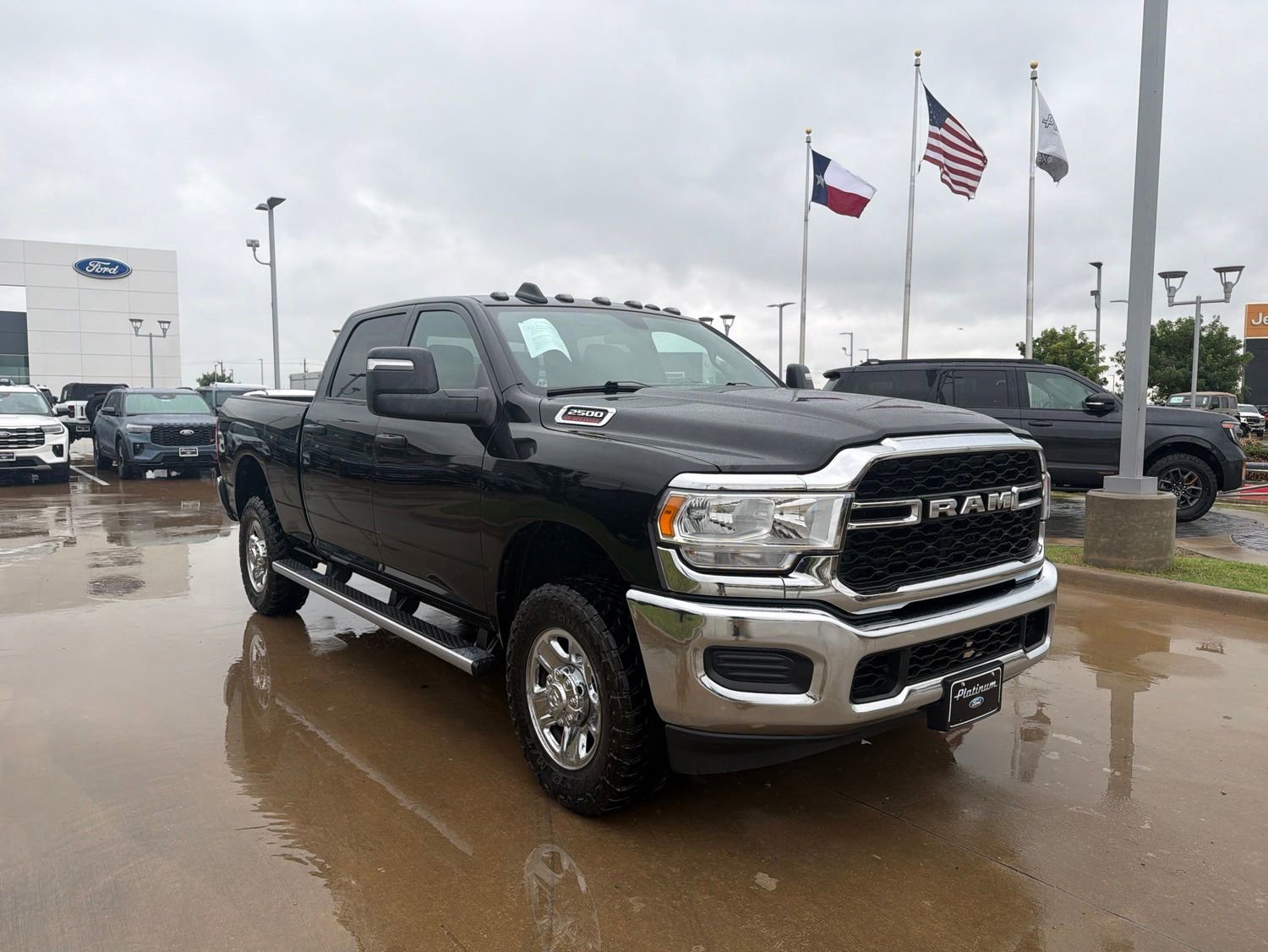 Used 2024 RAM 2500 Tradesman w/ Chrome Appearance Group AWD/4WD image 7