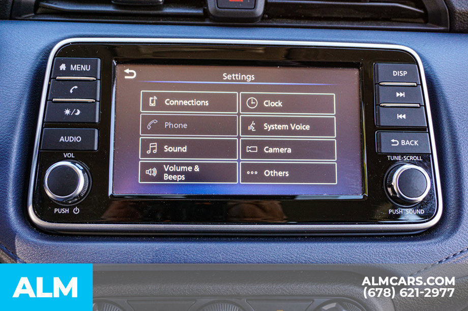 Used 2025 Nissan Versa SV FWD image 33