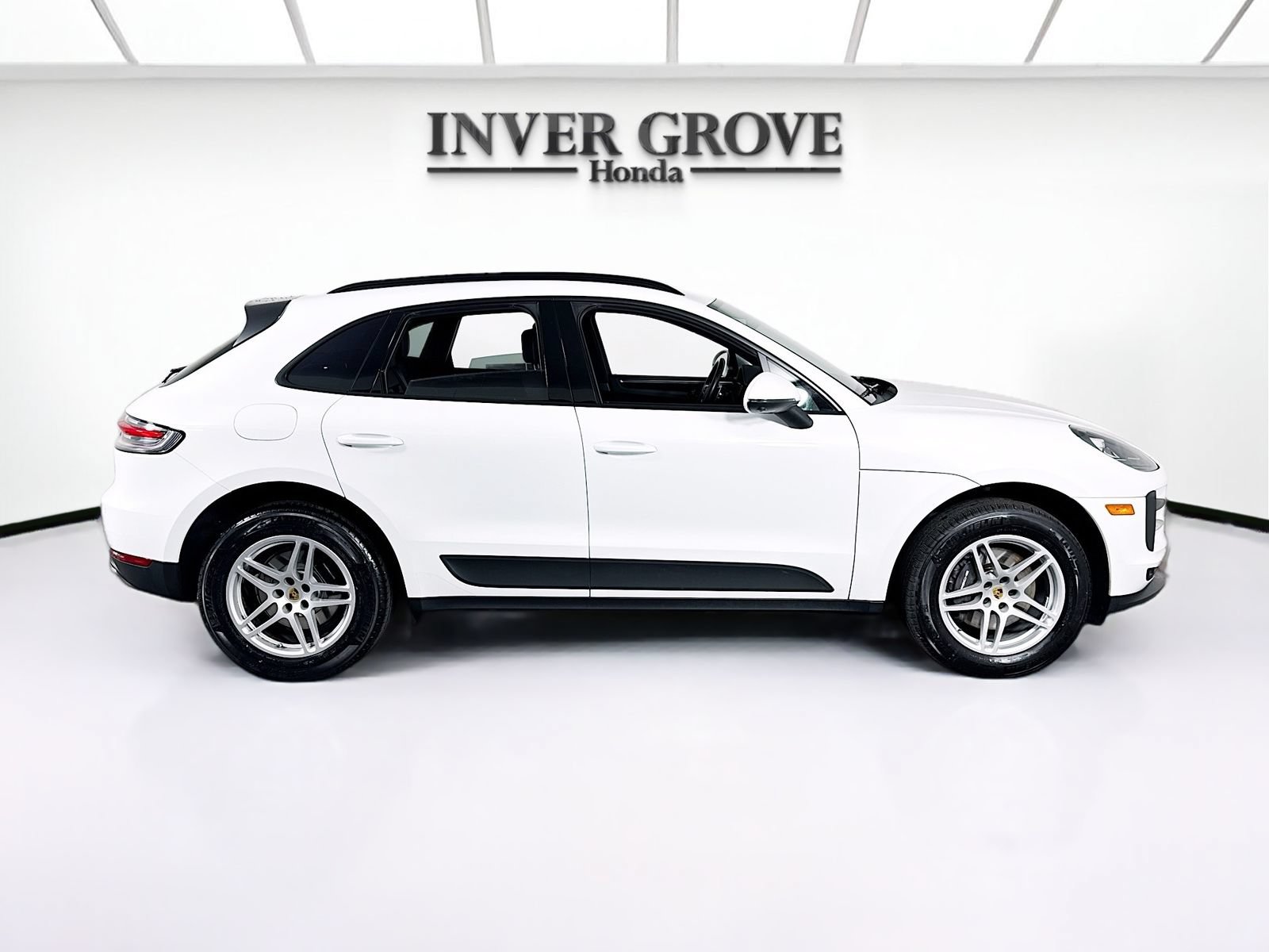 Used 2021 Porsche Macan AWD/4WD image 4