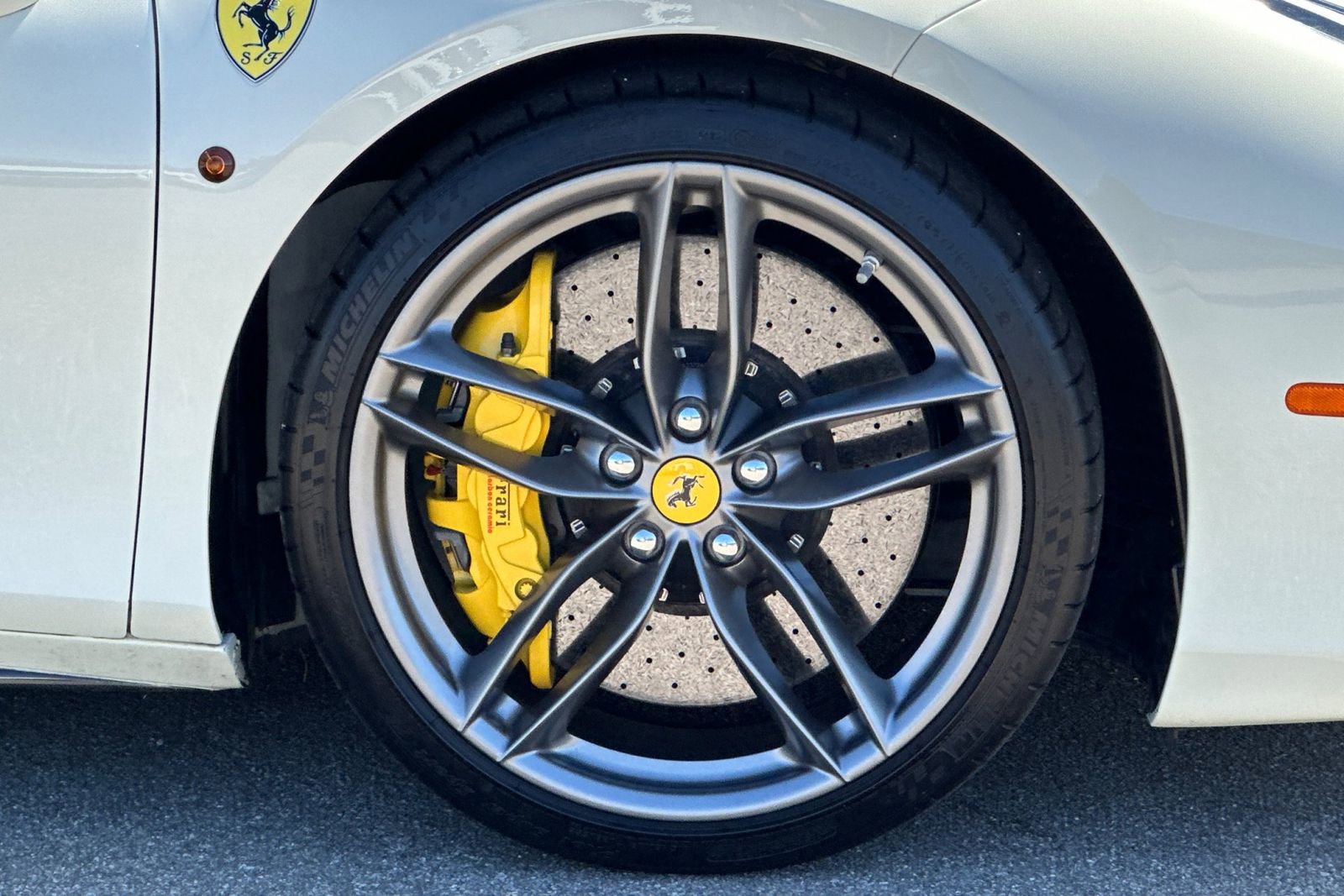 Used 2019 Ferrari 488 Spider RWD image 41