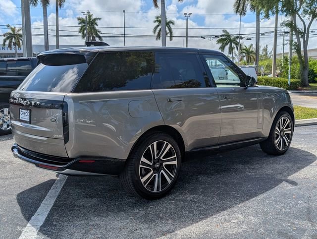 Used 2023 Land Rover Range Rover SE AWD/4WD image 7