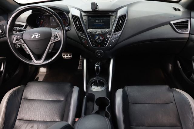 Used 2016 Hyundai Veloster Turbo image 2