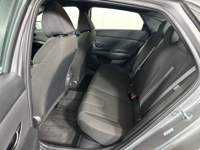 Certified 2025 Hyundai Elantra SEL image 57
