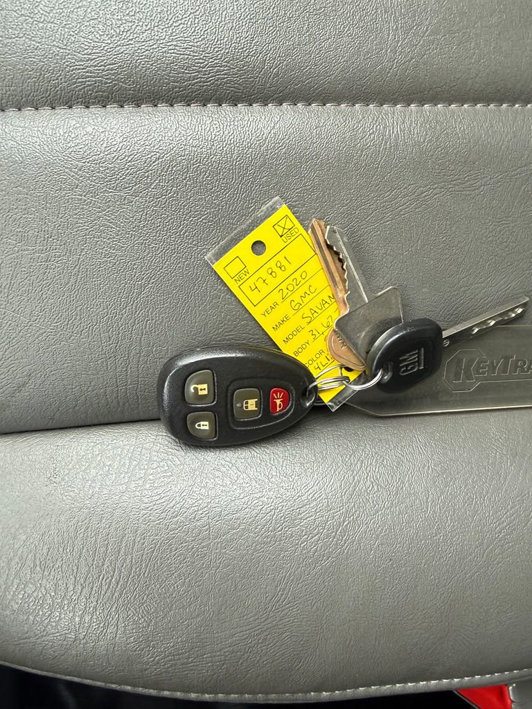 Used 2020 GMC Savana 3500 w/ Driver Convenience Package image 32