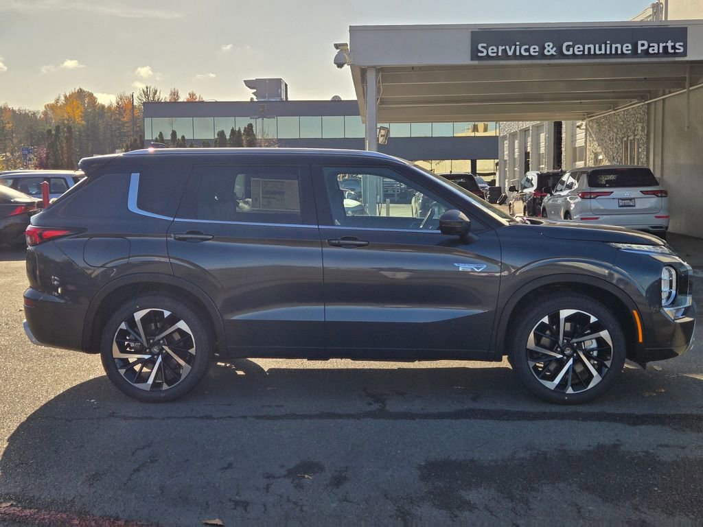 New 2025 Mitsubishi Outlander SEL image 4