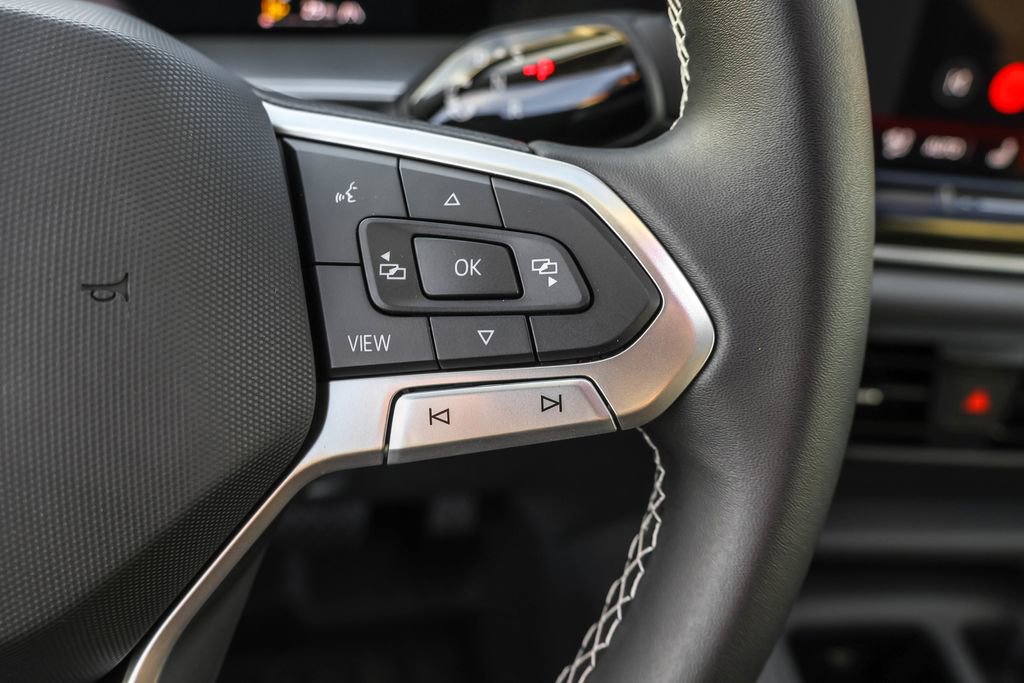 New 2026 Volkswagen Tiguan SE image 26