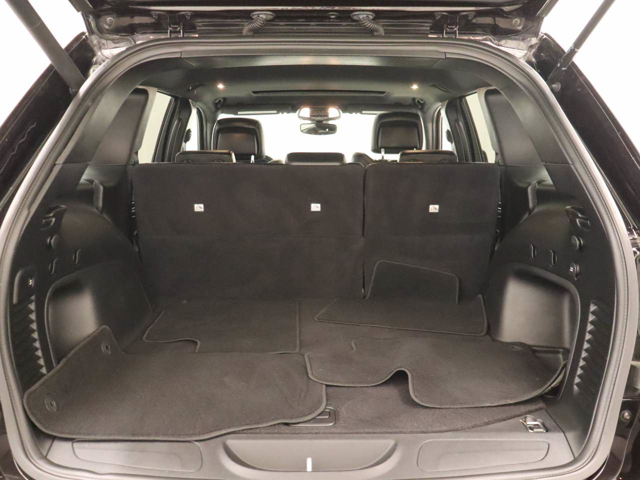 Used 2021 Jeep Grand Cherokee Limited RWD image 20