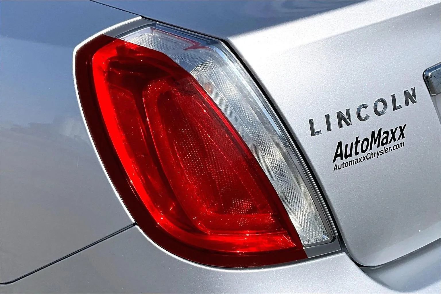 Used 2010 Lincoln MKS AWD image 14