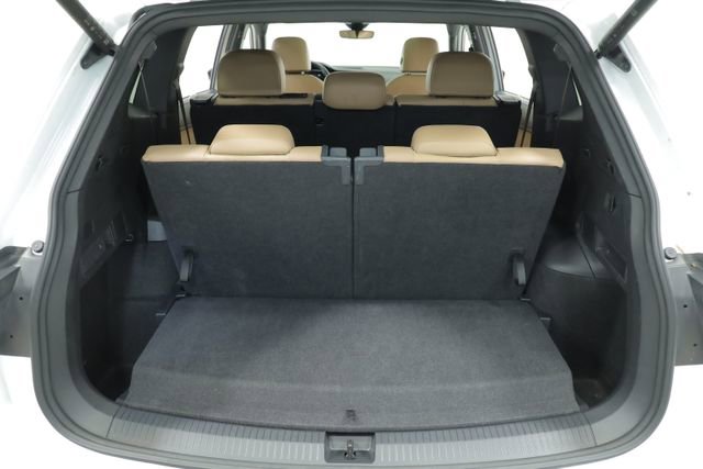 Used 2024 Volkswagen Tiguan SE image 35