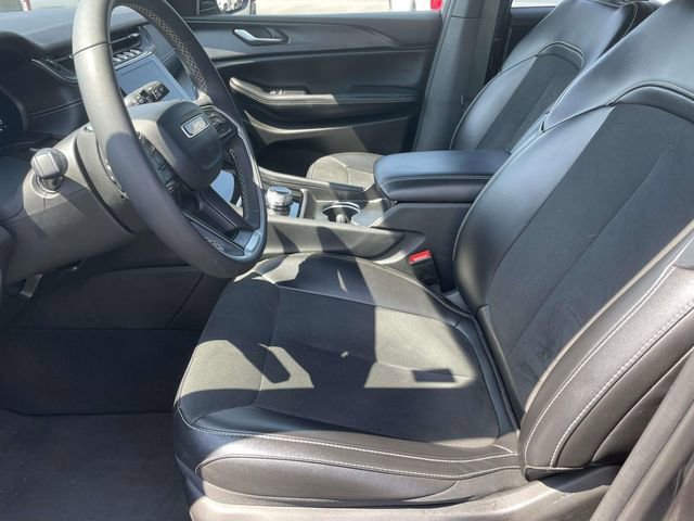 Used 2024 Jeep Grand Cherokee L Laredo image 13