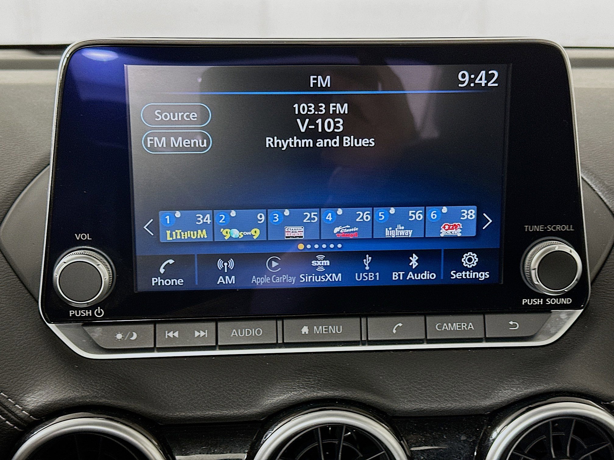 Used 2025 Nissan Sentra SV FWD image 19