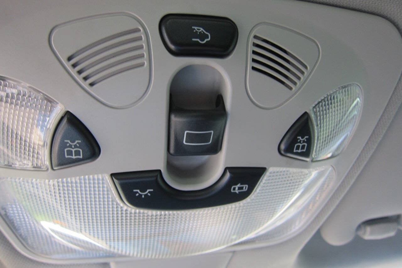 Used 2006 Mercedes-Benz C 350 4MATIC Sedan image 12