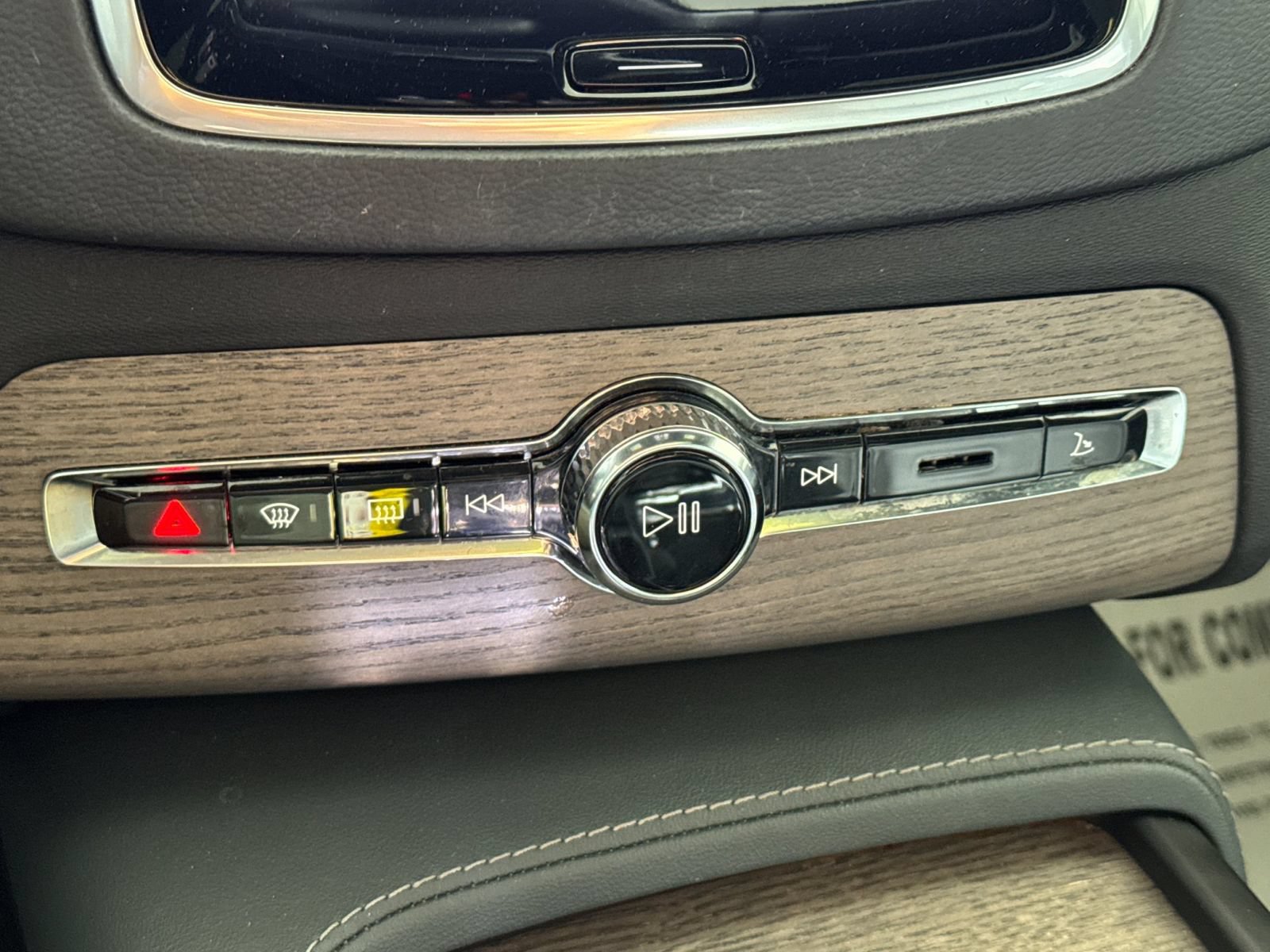 Certified 2024 Volvo XC90 T8 Ultimate AWD/4WD image 26