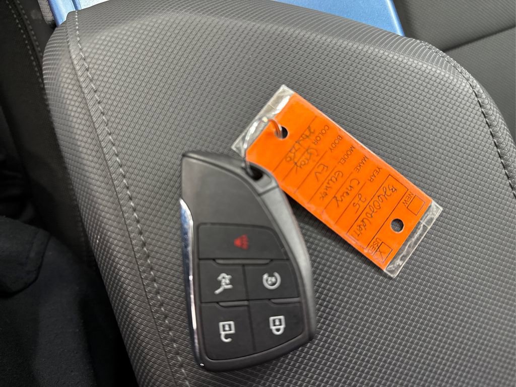 Used 2025 Chevrolet Equinox EV LT image 38