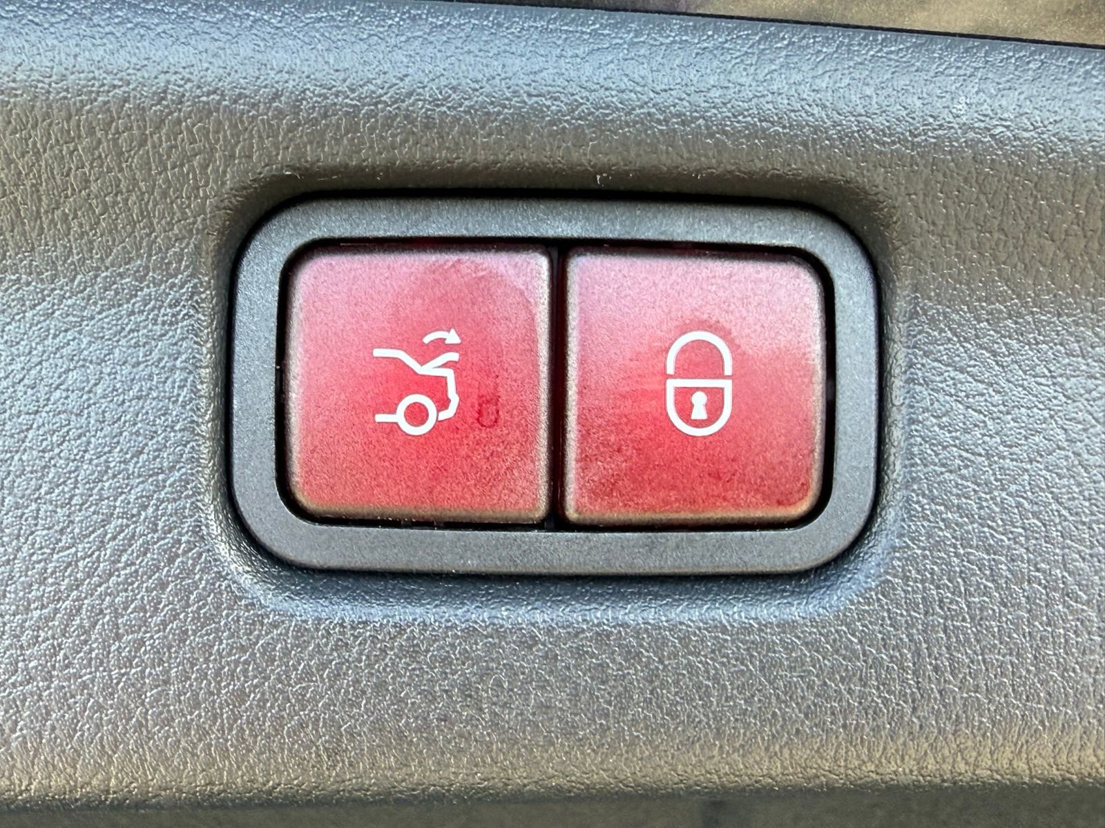 Used 2023 Mercedes-Benz C 300 C 300 image 17