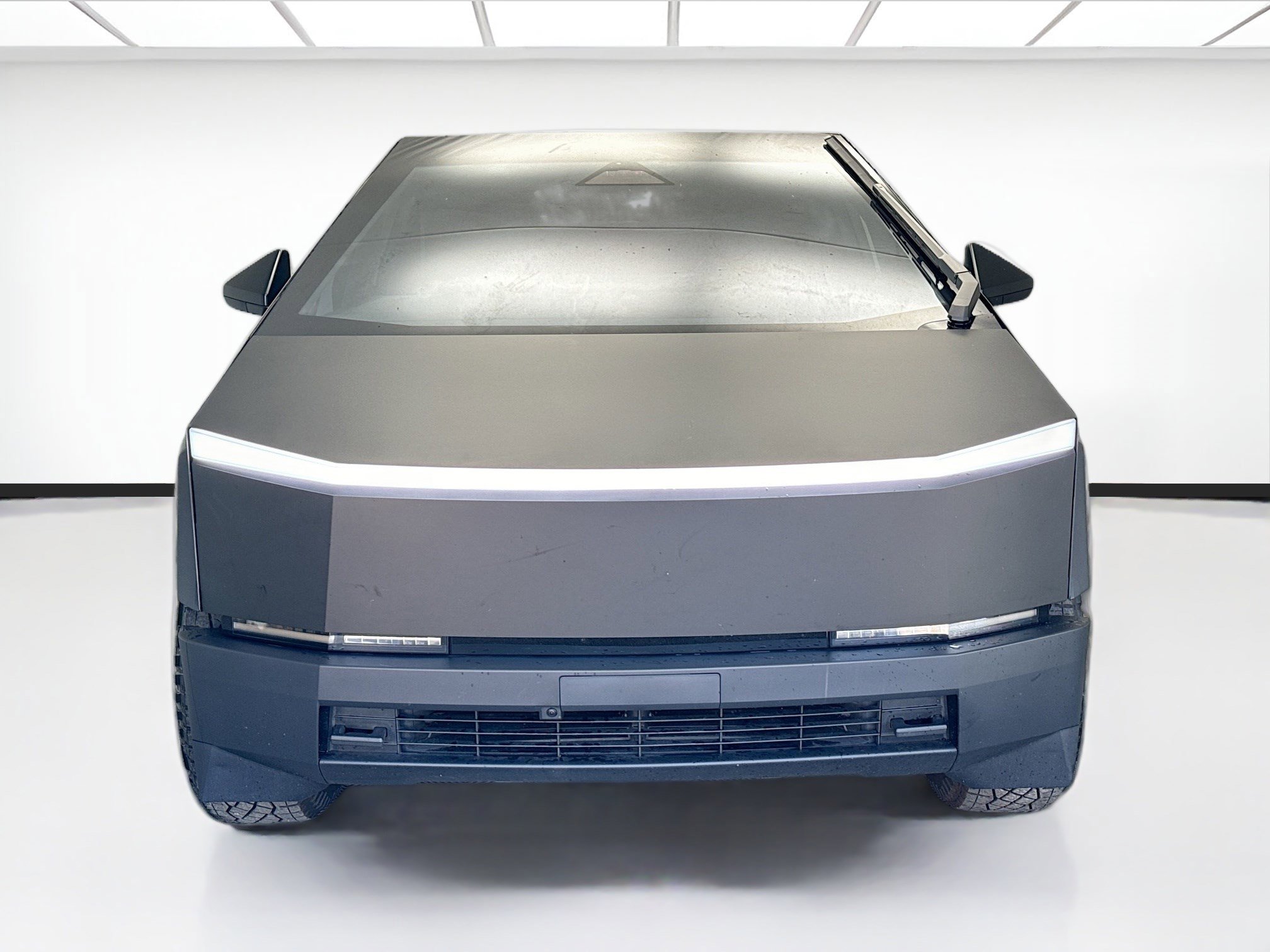 Used 2024 Tesla Cybertruck AWD Crew Cab image 2