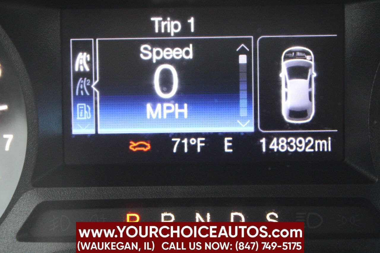 Used 2017 Ford Fusion SE image 29