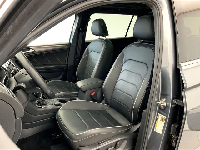 Certified 2022 Volkswagen Tiguan SEL R-Line image 25