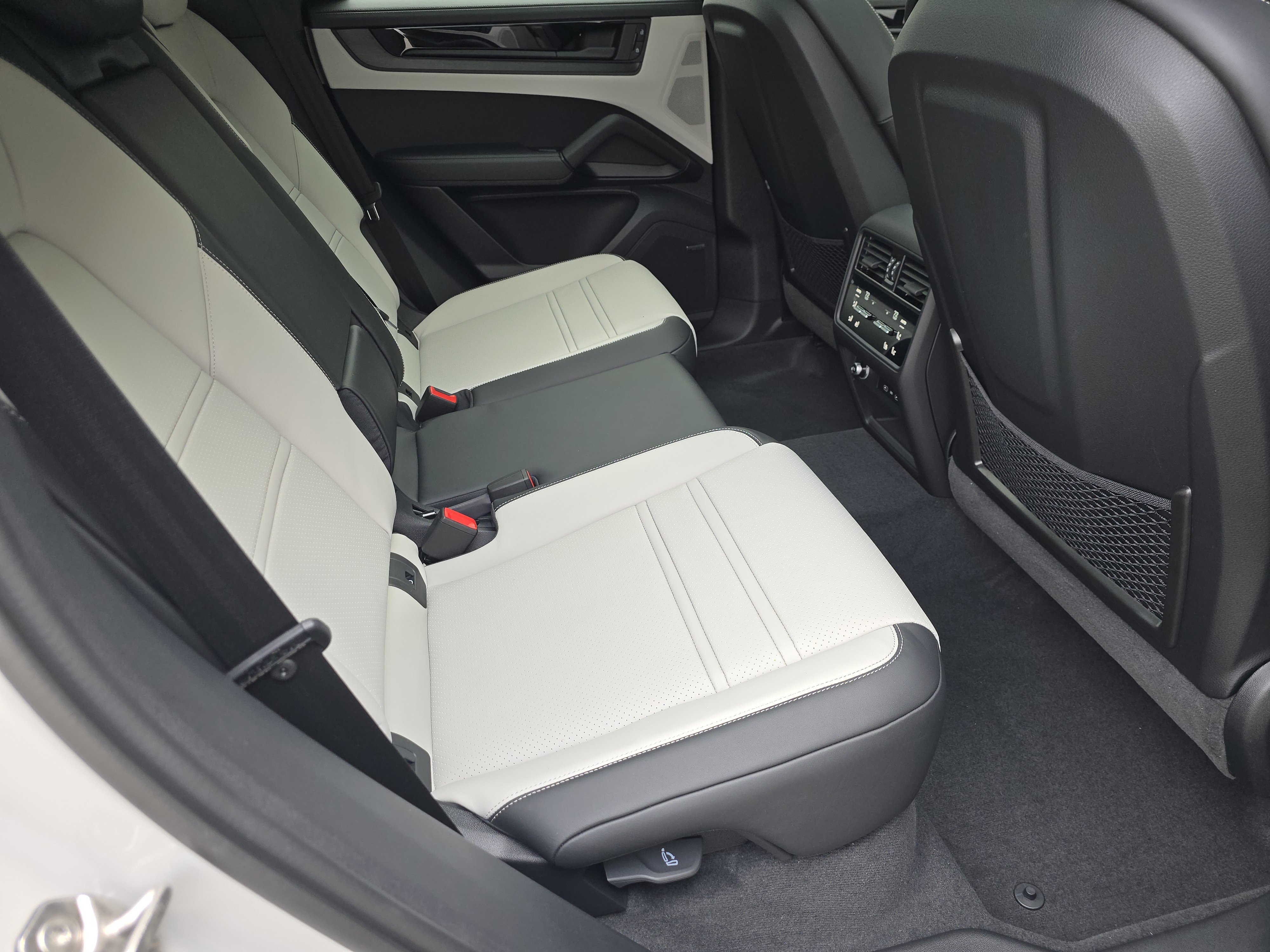 New 2026 Porsche Cayenne GTS image 14