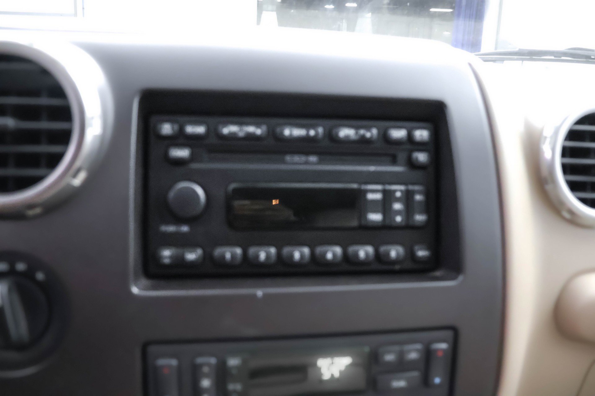 Used 2004 Ford Expedition Eddie Bauer AWD/4WD image 9