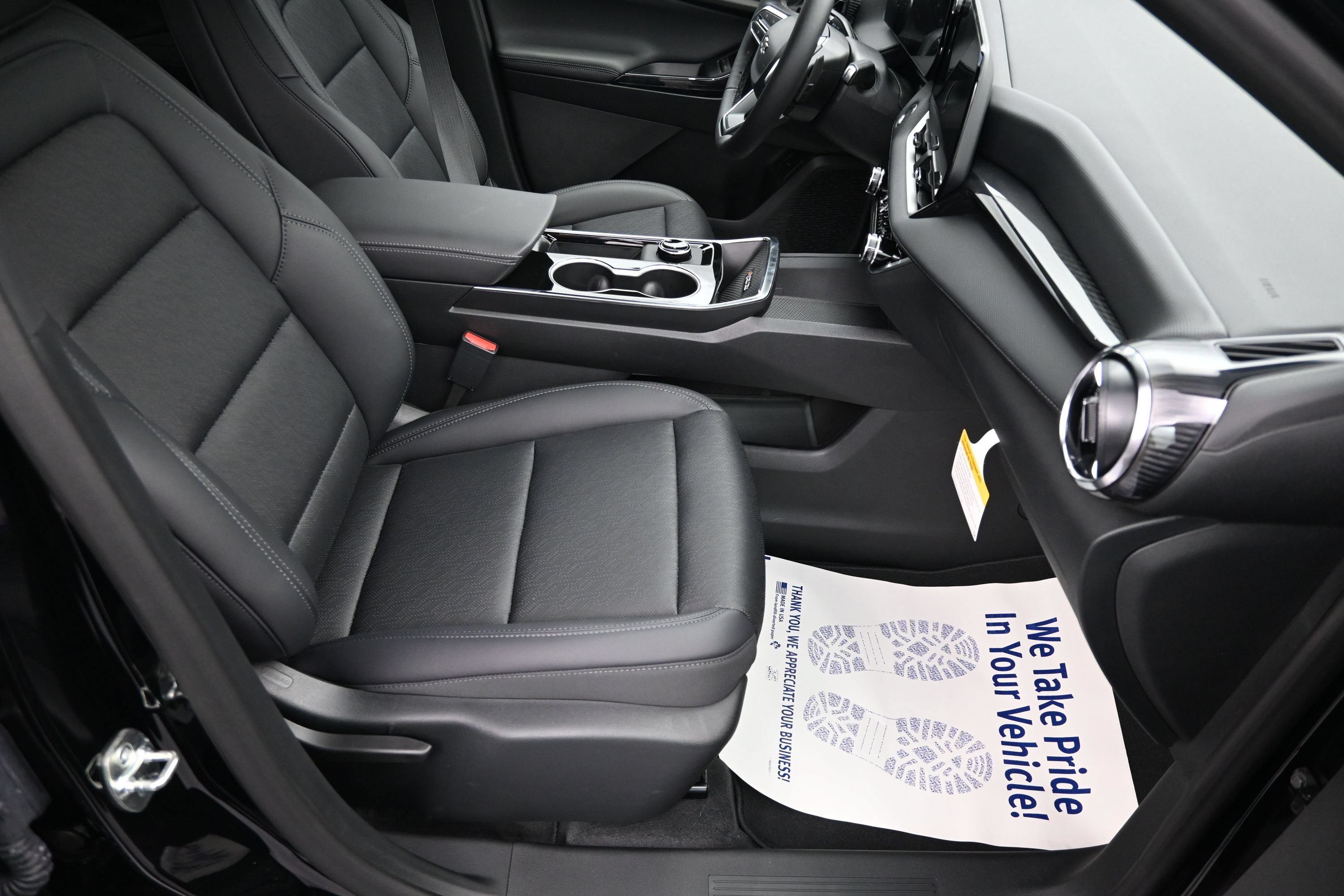 New 2027 Chevrolet Equinox LT w/ Convenience Package II FWD image 30
