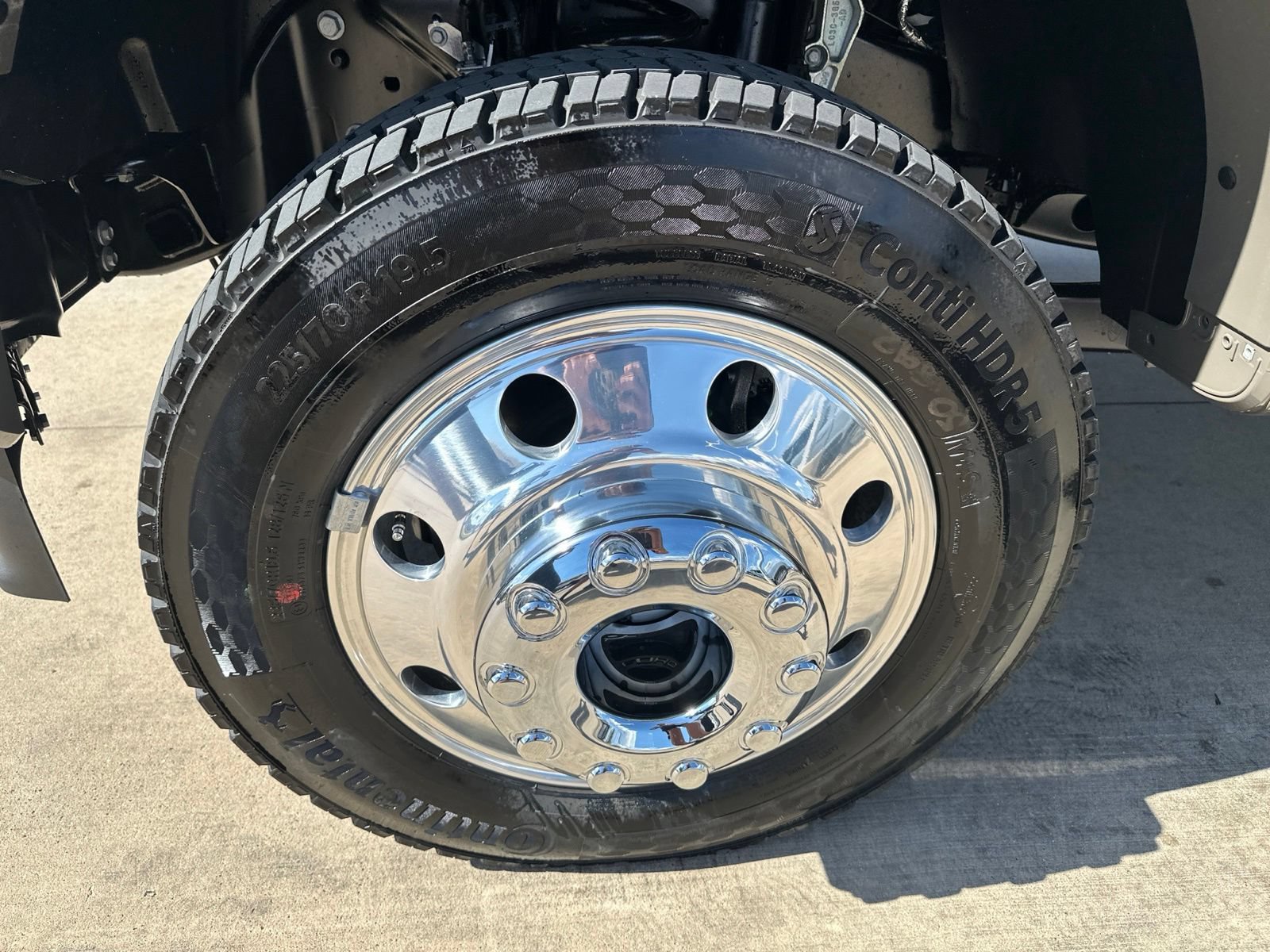 New 2026 Ford F450 Platinum w/ Platinum Plus Package AWD/4WD image 9