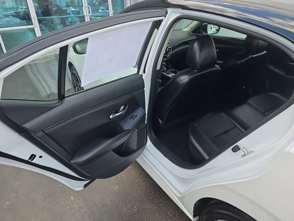 Used 2024 Nissan Sentra SR w/ SR Premium Package image 28