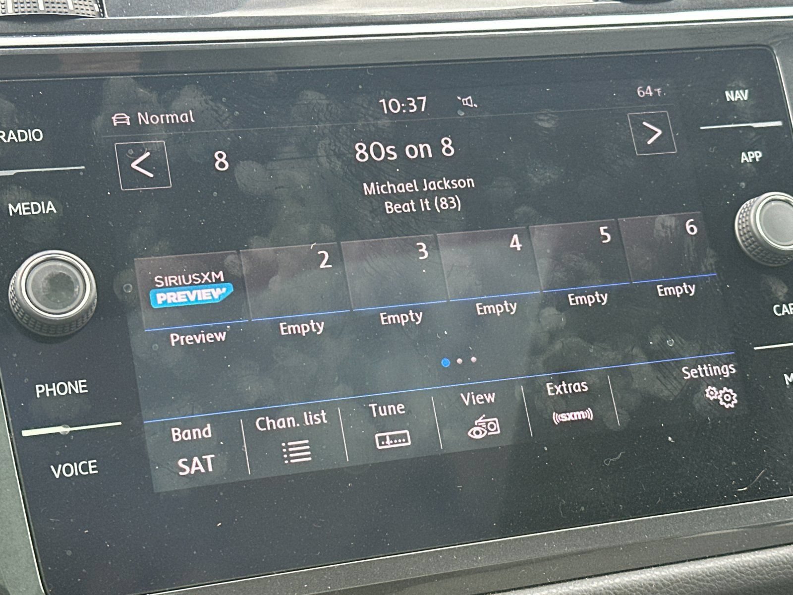 Used 2018 Volkswagen Tiguan SEL Premium AWD/4WD image 18