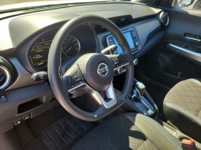 Used 2018 Nissan Kicks SV FWD image 21