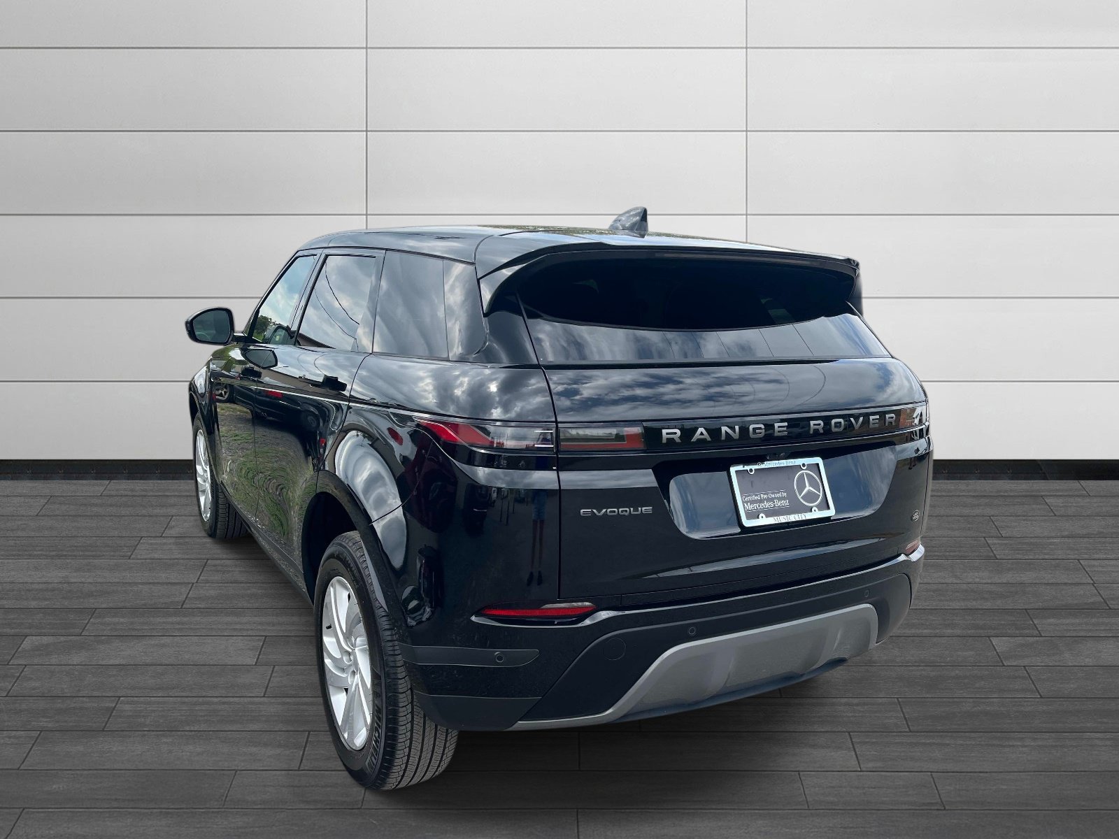 Used 2024 Land Rover Range Rover Evoque S AWD/4WD image 5