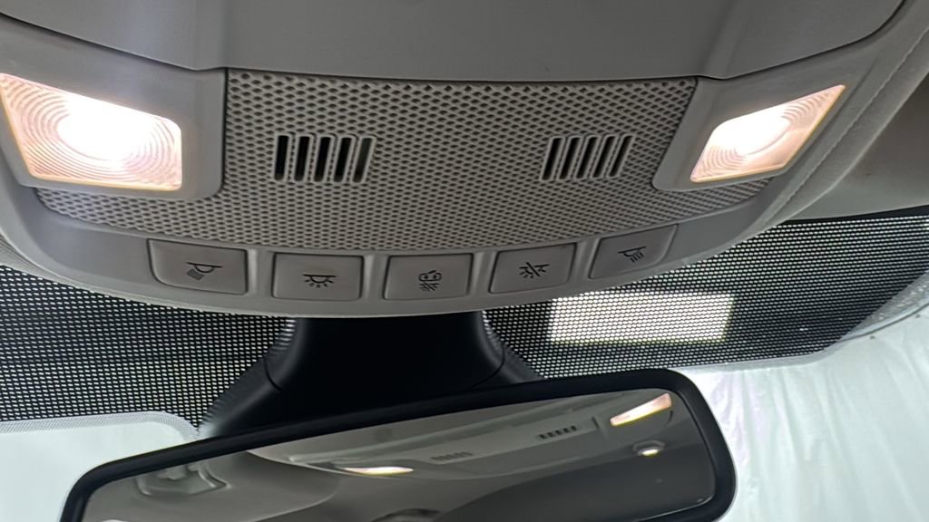 Used 2023 Ford Edge SEL image 32