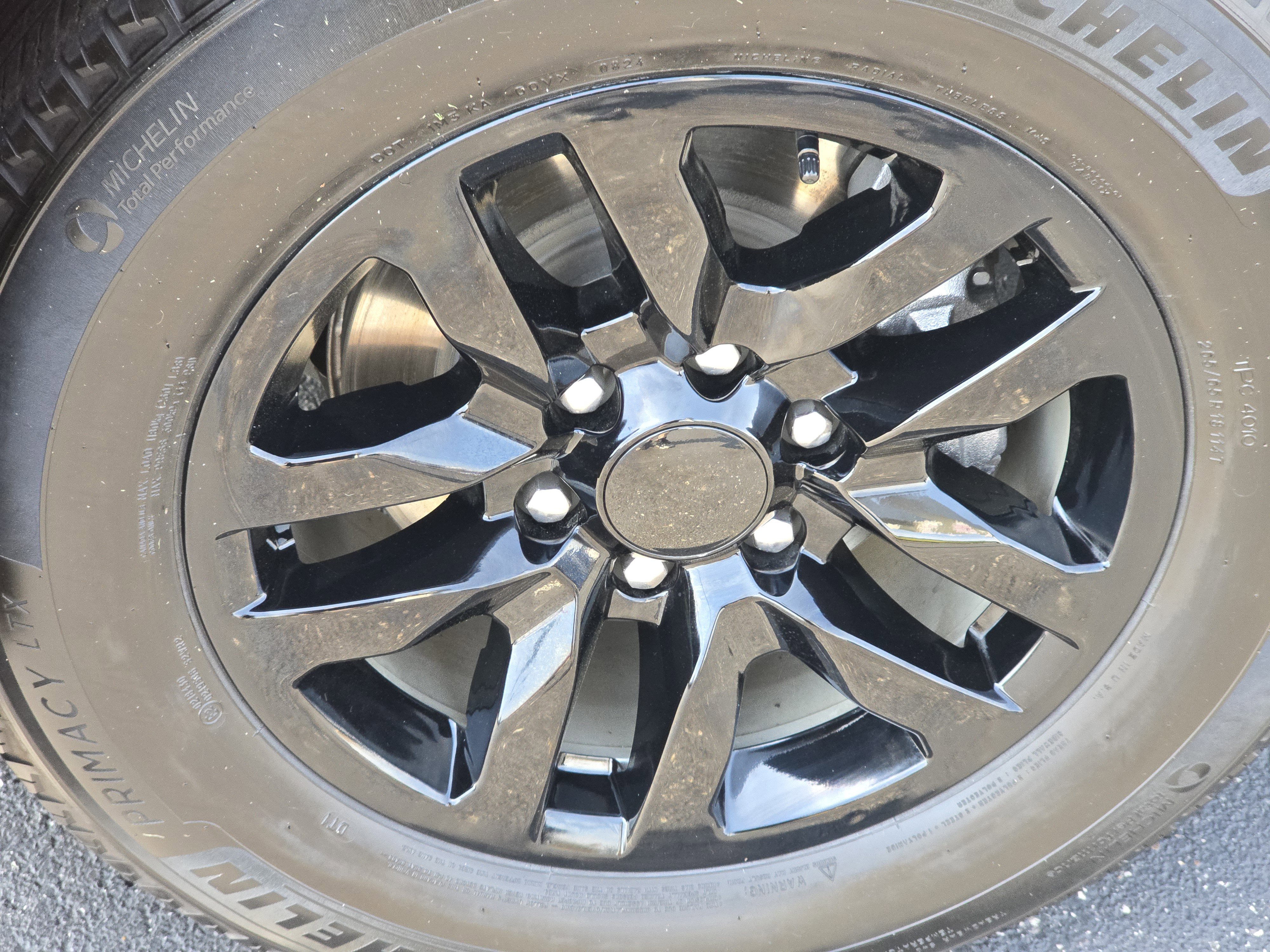 Used 2024 Chevrolet Suburban LT AWD/4WD image 3
