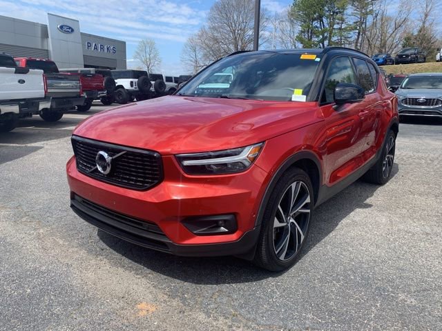 Used 2019 Volvo XC40 T5 R-Design image 4
