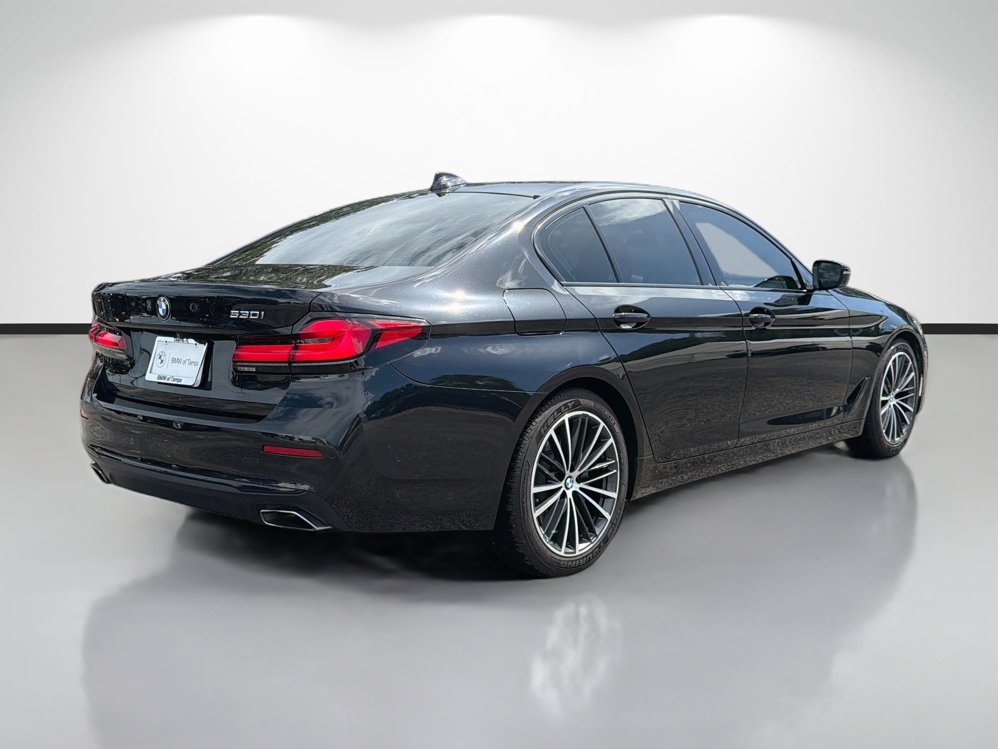 Used 2021 BMW 530i w/ Convenience Package RWD image 3