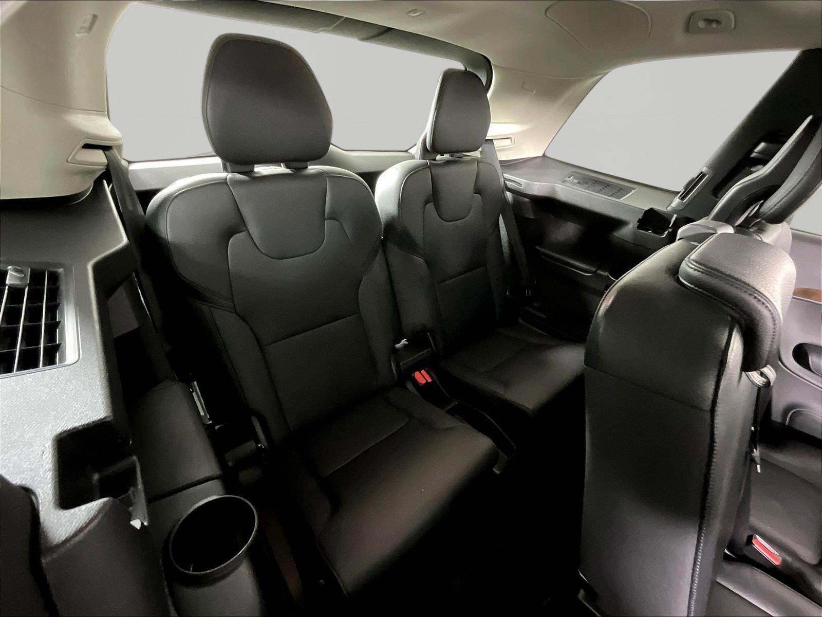 Used 2016 Volvo XC90 T6 Momentum AWD/4WD image 26