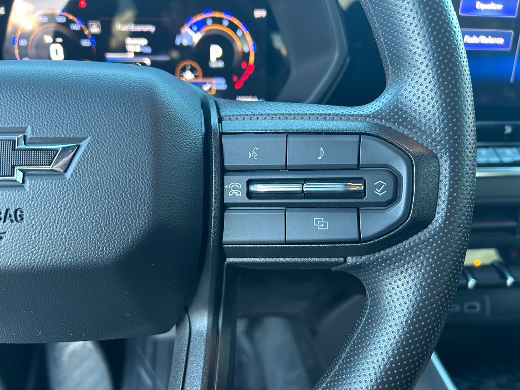 Used 2025 Chevrolet Colorado Trail Boss AWD/4WD image 16