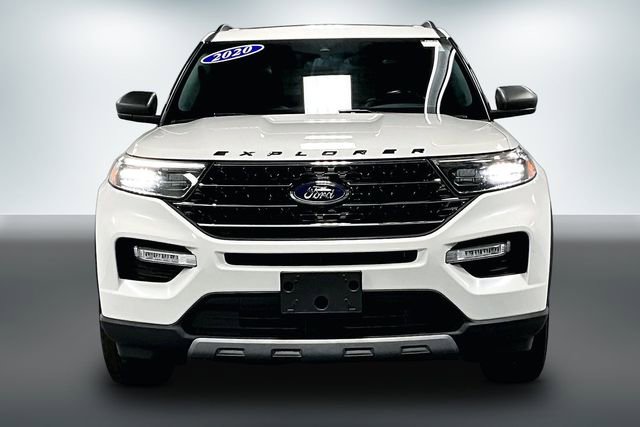 Used 2020 Ford Explorer XLT w/ Equipment Group 202A image 2