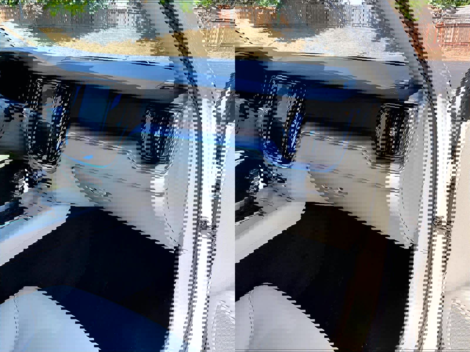 Used 2019 Volvo S60 T5 Momentum w/ Premium Package image 13