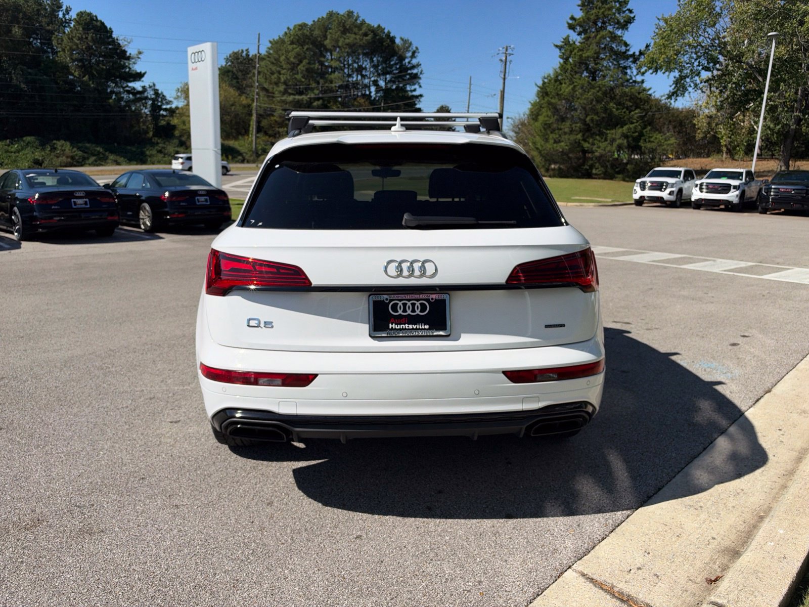 Used 2022 Audi Q5 2.0T Premium Plus w/ Premium Plus Package AWD/4WD image 7