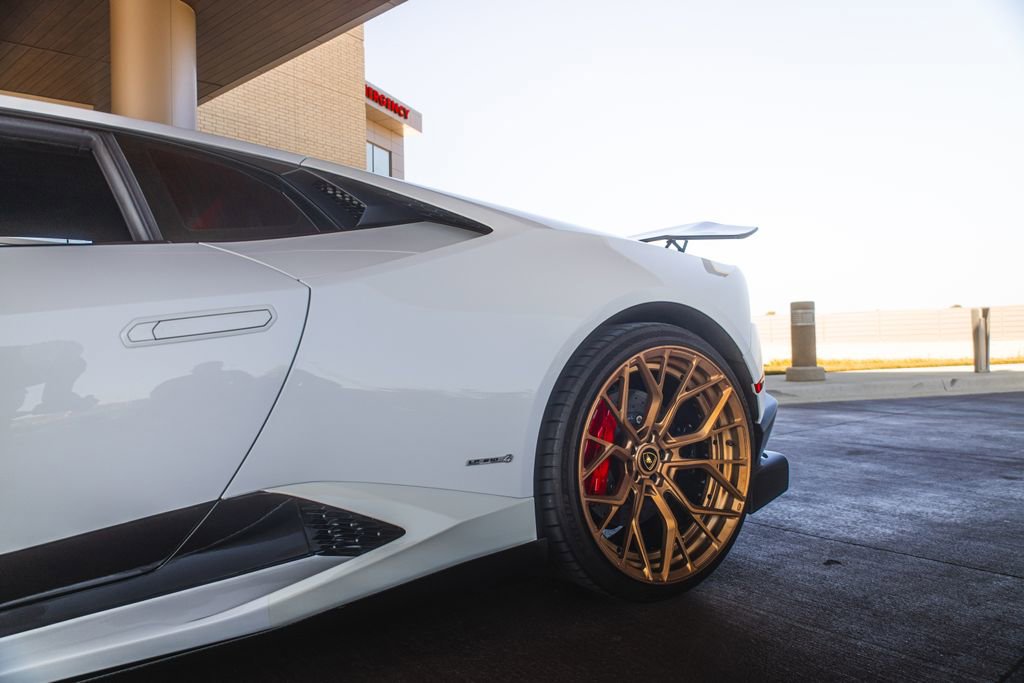 Used 2015 Lamborghini Huracan LP 610-4 image 9