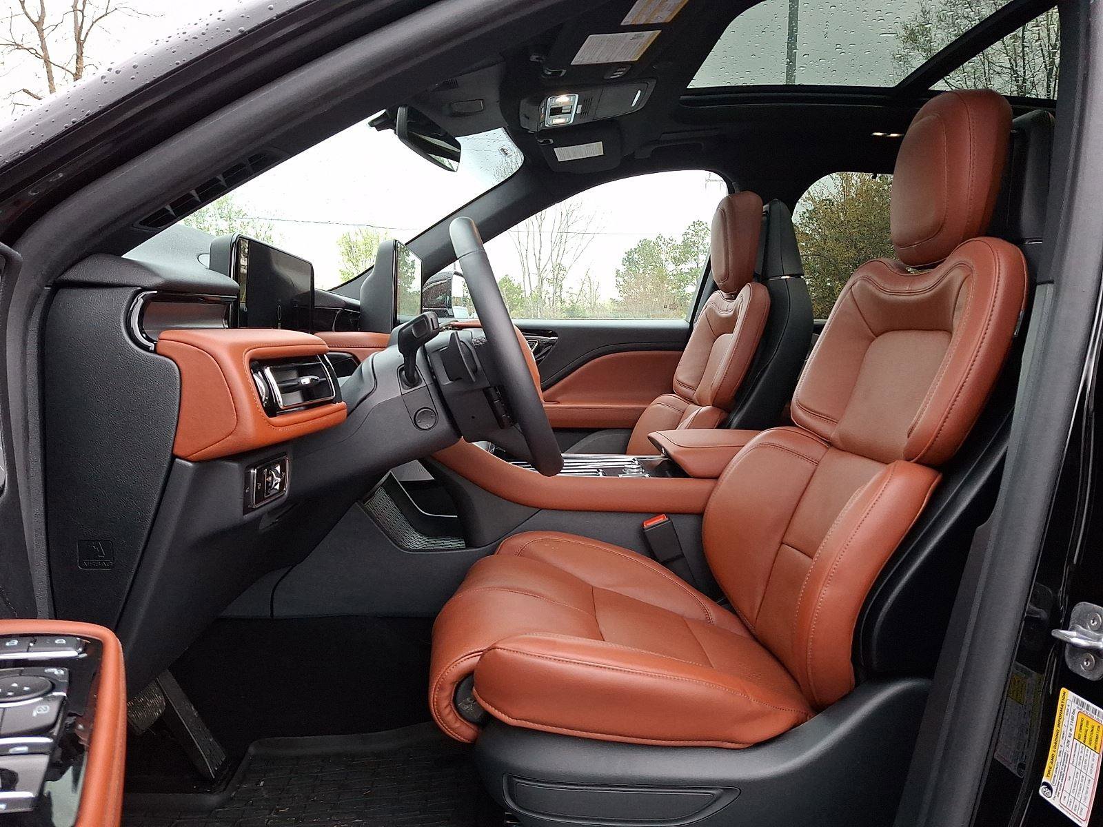 Used 2025 Lincoln Aviator Reserve w/ Equipment Group 201A image 13