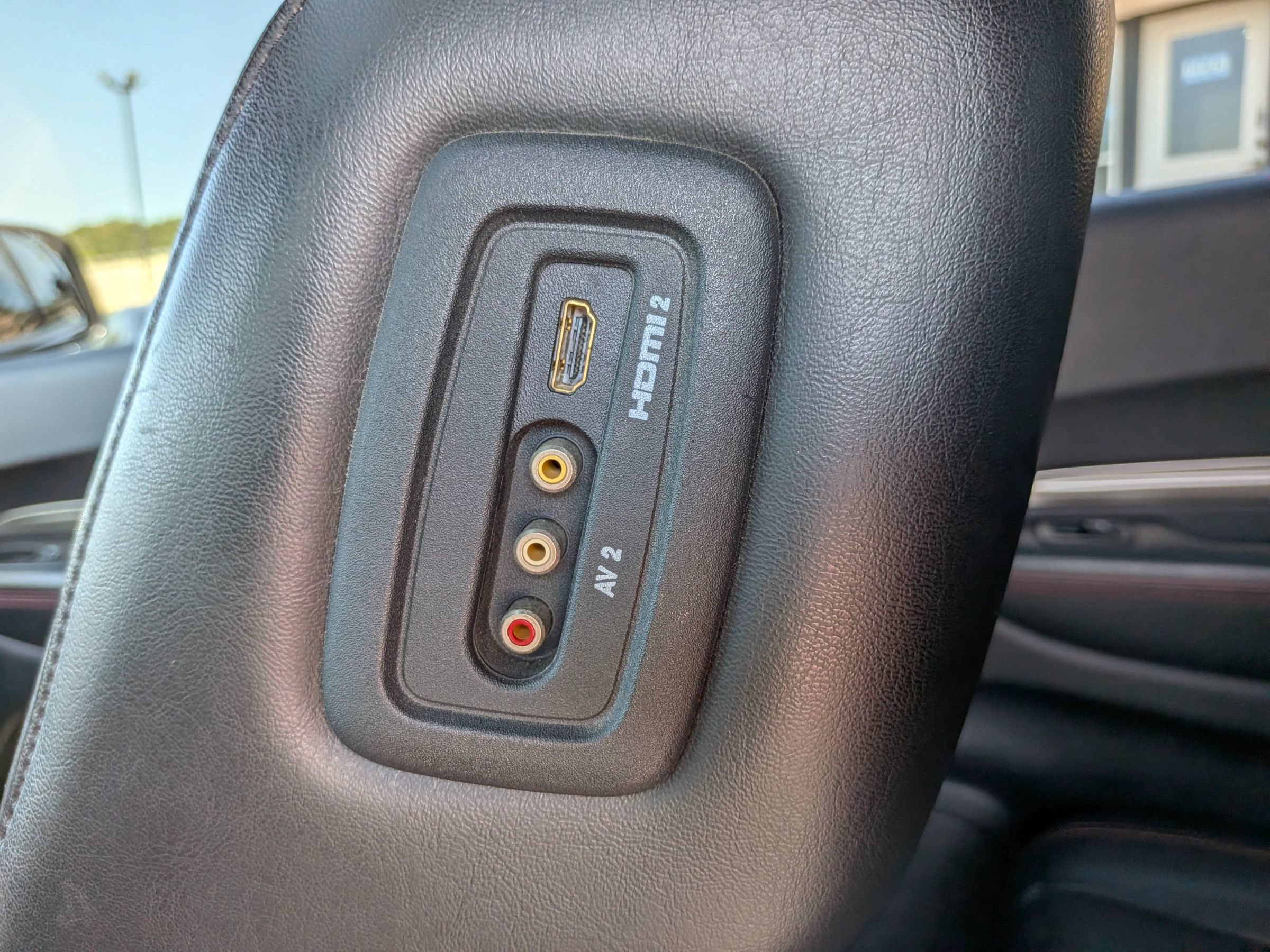 Used 2016 Dodge Durango R/T w/ Technology Group AWD/4WD image 38