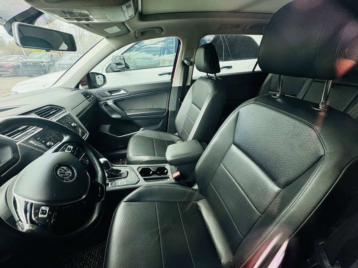 Used 2019 Volkswagen Tiguan SE w/ Panoramic Sunroof Package FWD image 10