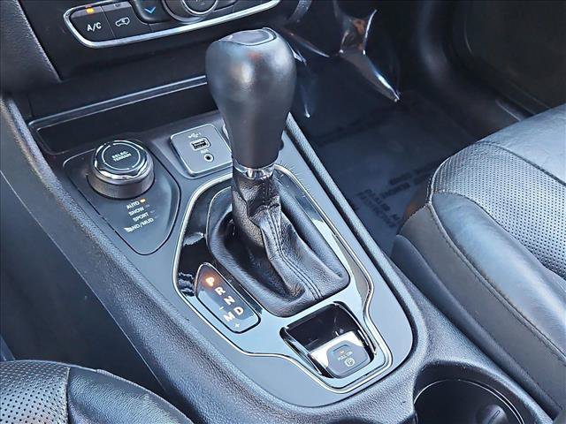 Used 2019 Jeep Cherokee Limited AWD/4WD image 12
