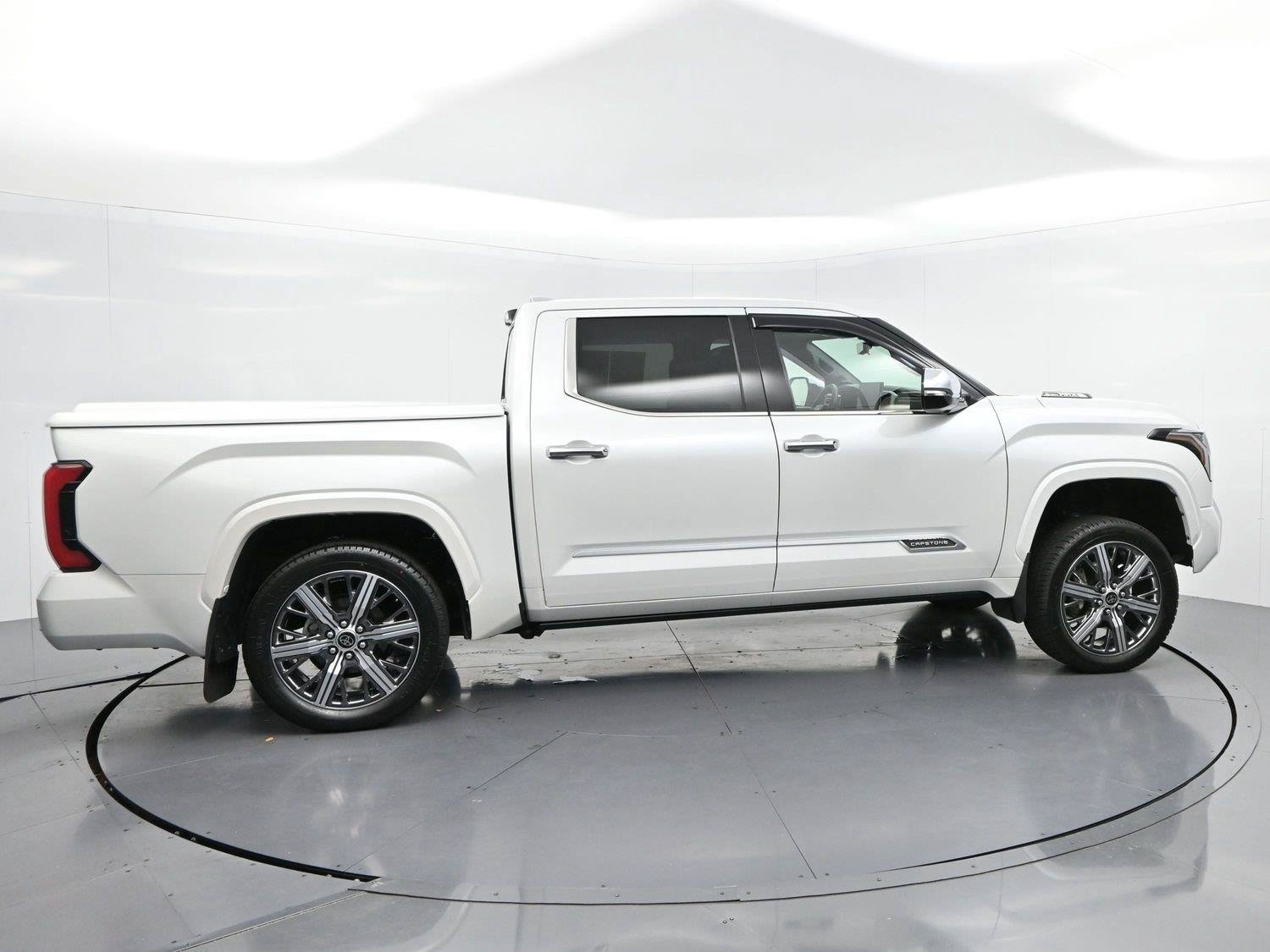 Used 2023 Toyota Tundra Capstone AWD/4WD image 8
