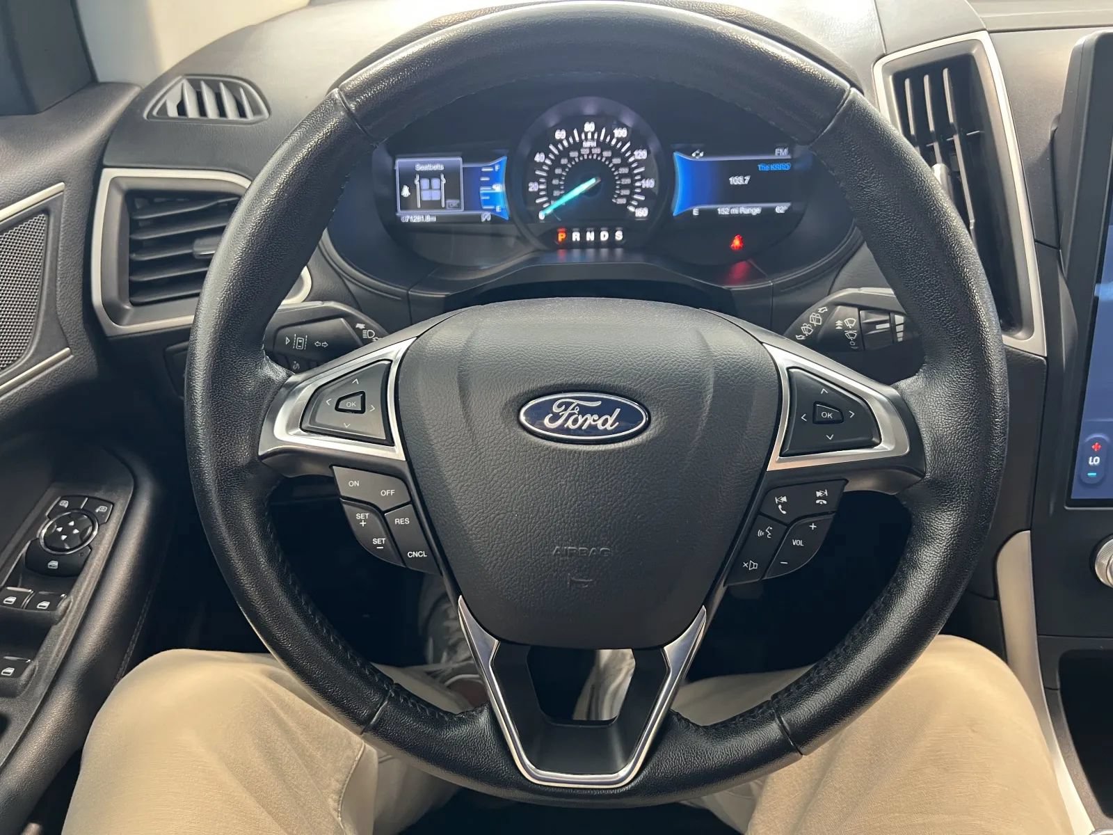 Used 2022 Ford Edge SEL AWD/4WD image 35